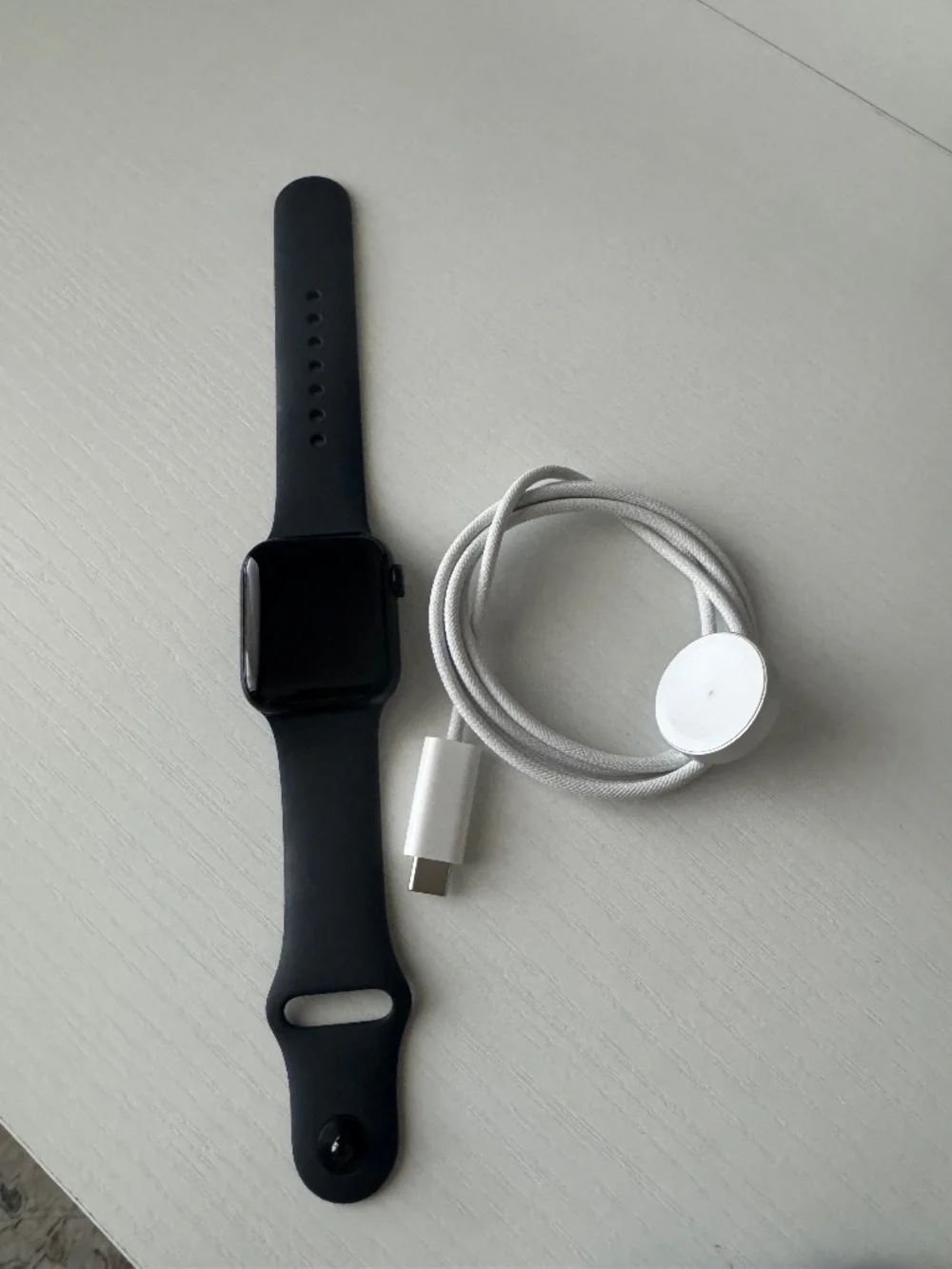 Apple Watch SE 3 GPS 40mm midnight colored sports band